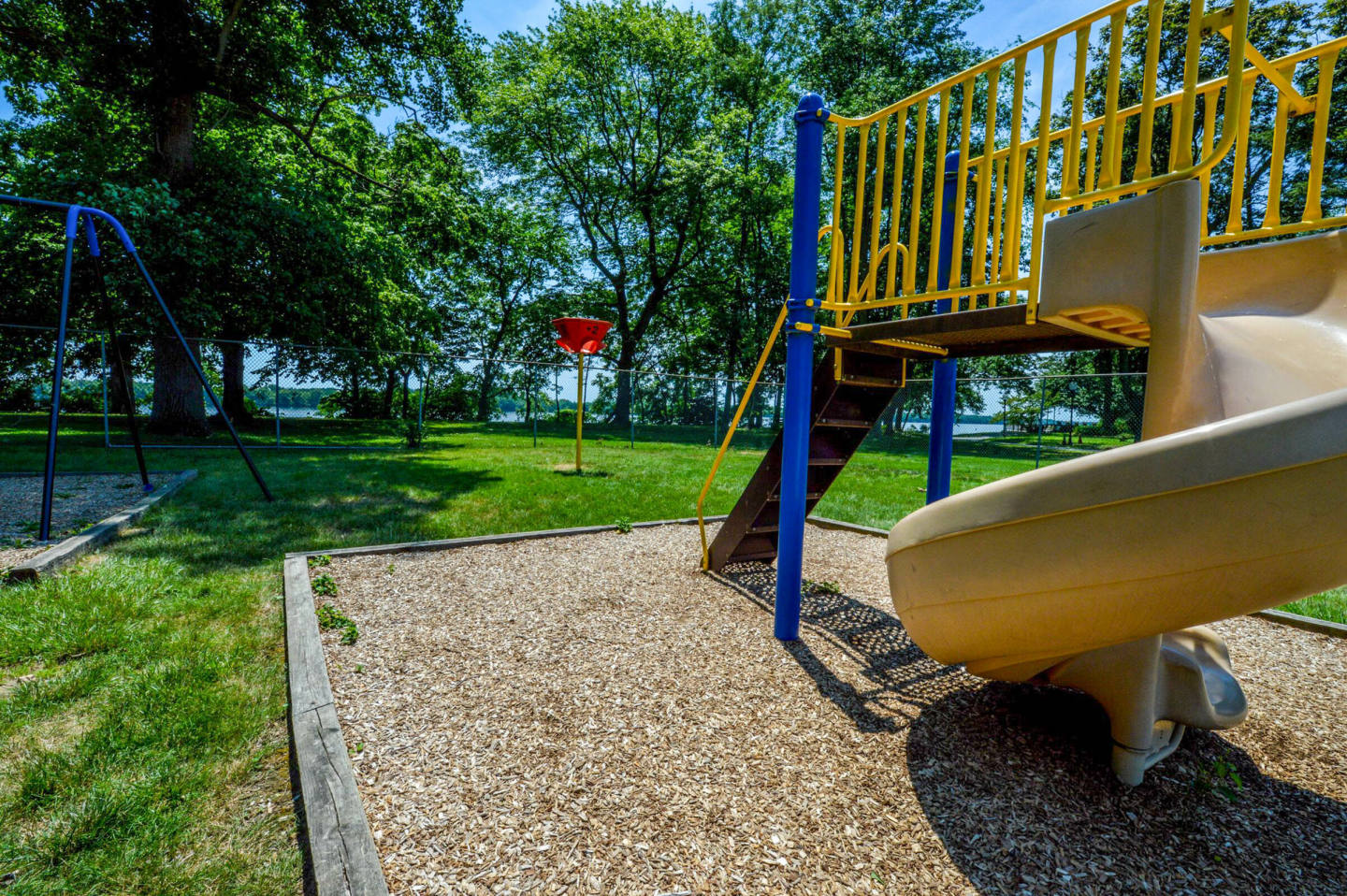 Delaire Landing Image 24