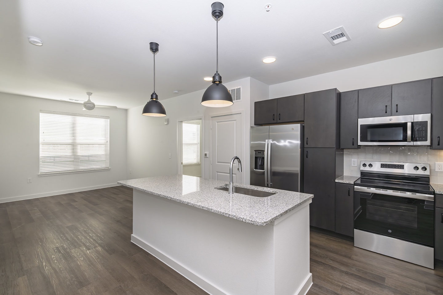 Waterview Crossing Apartments - Affordable Housing Image 3