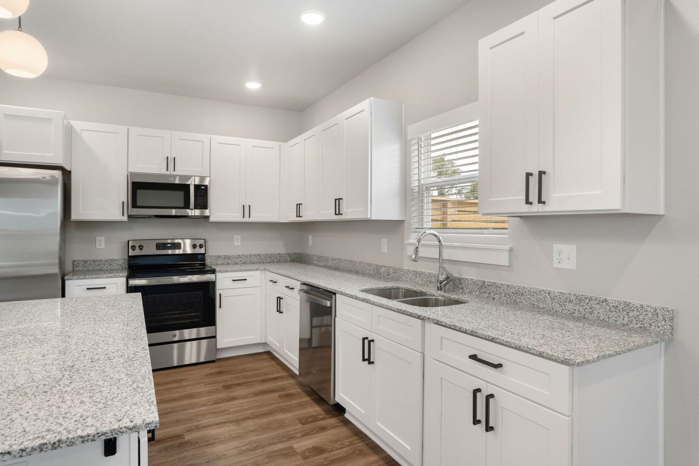 BIRDMASTER DRIVE RESIDENCES Image 8