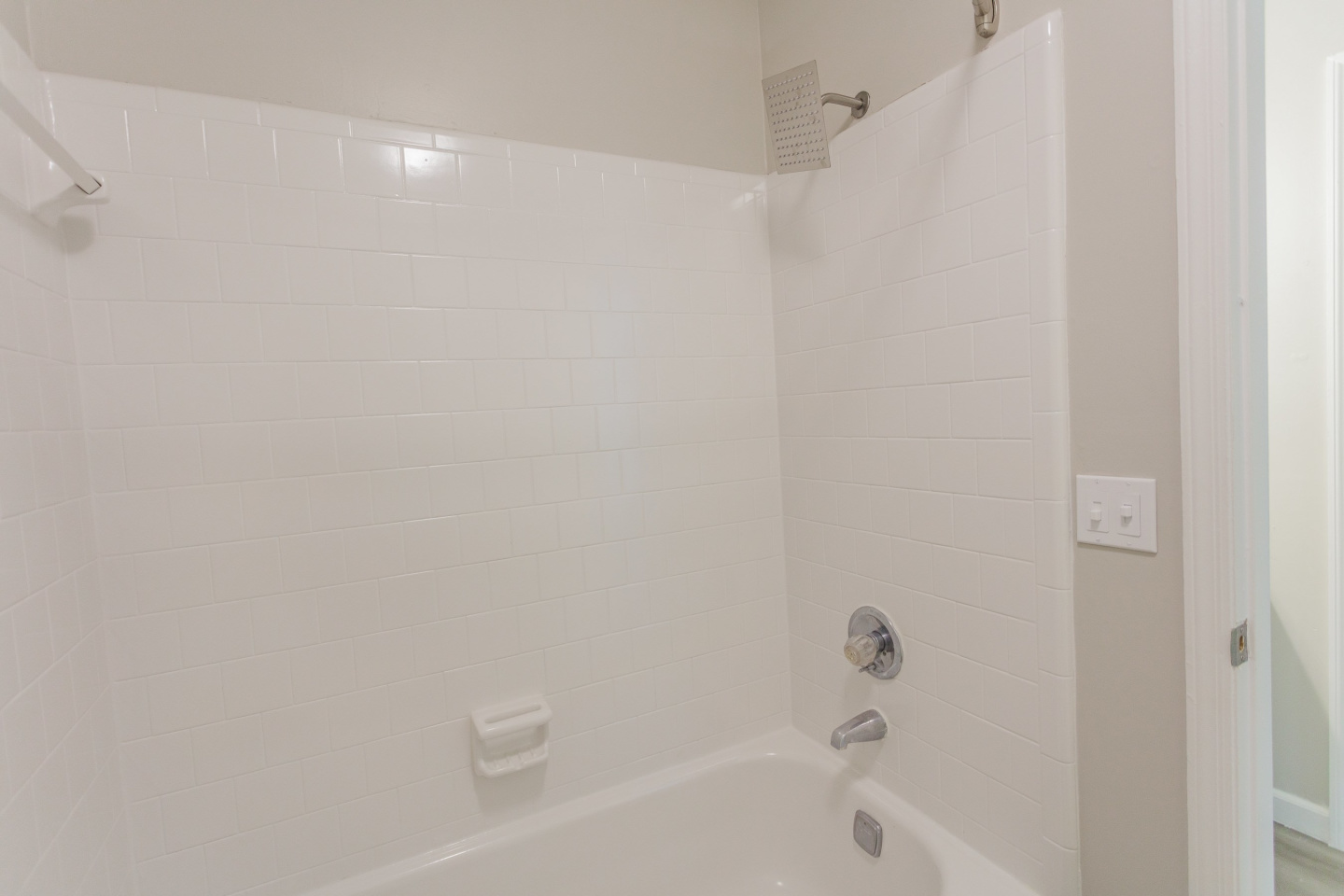 Compass Heights Image 11