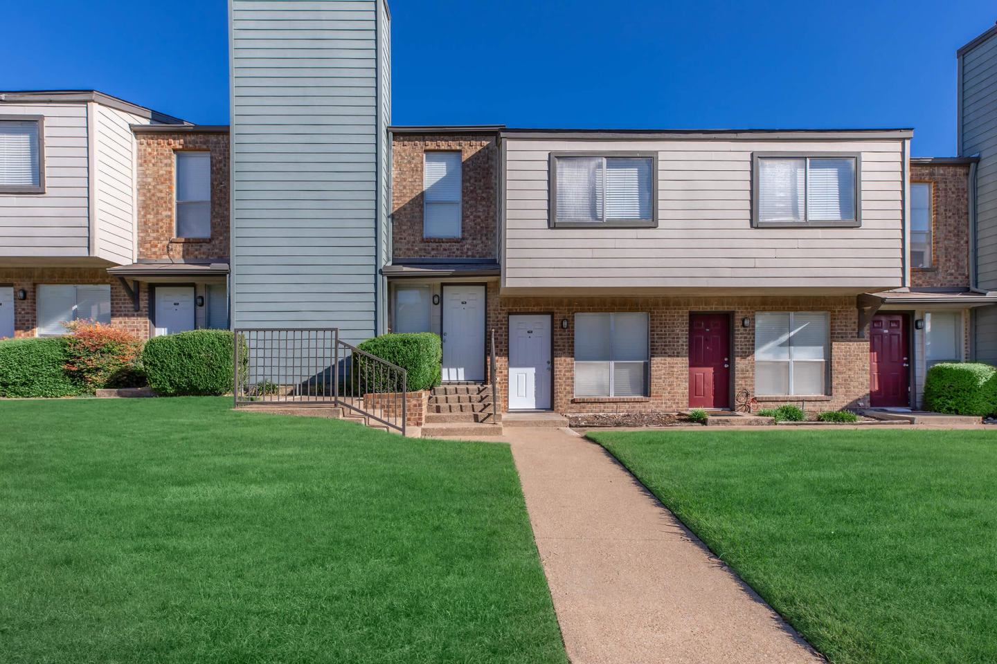 Parkwood Plaza Townhomes Image 6