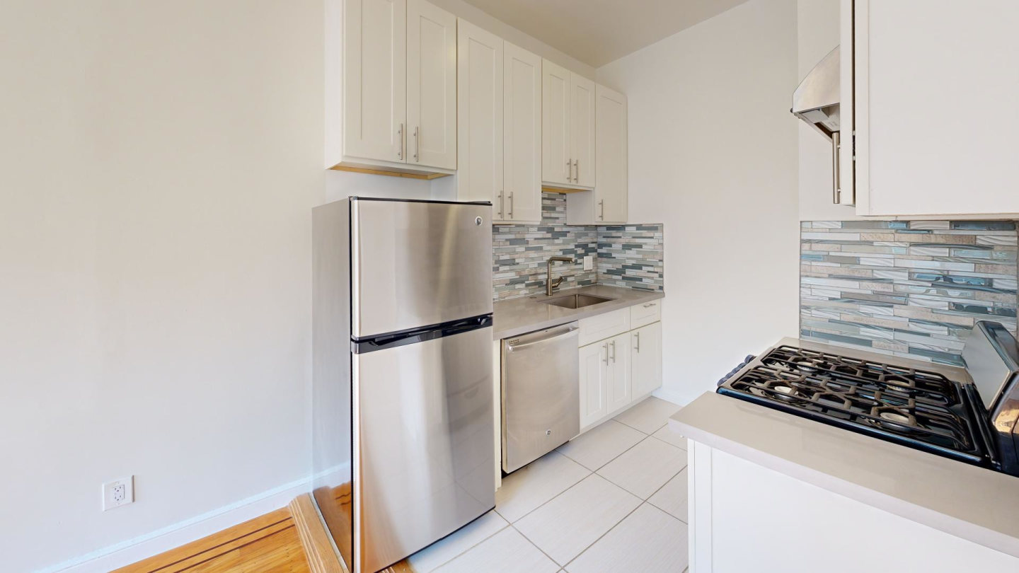 915 Pierce Image 14