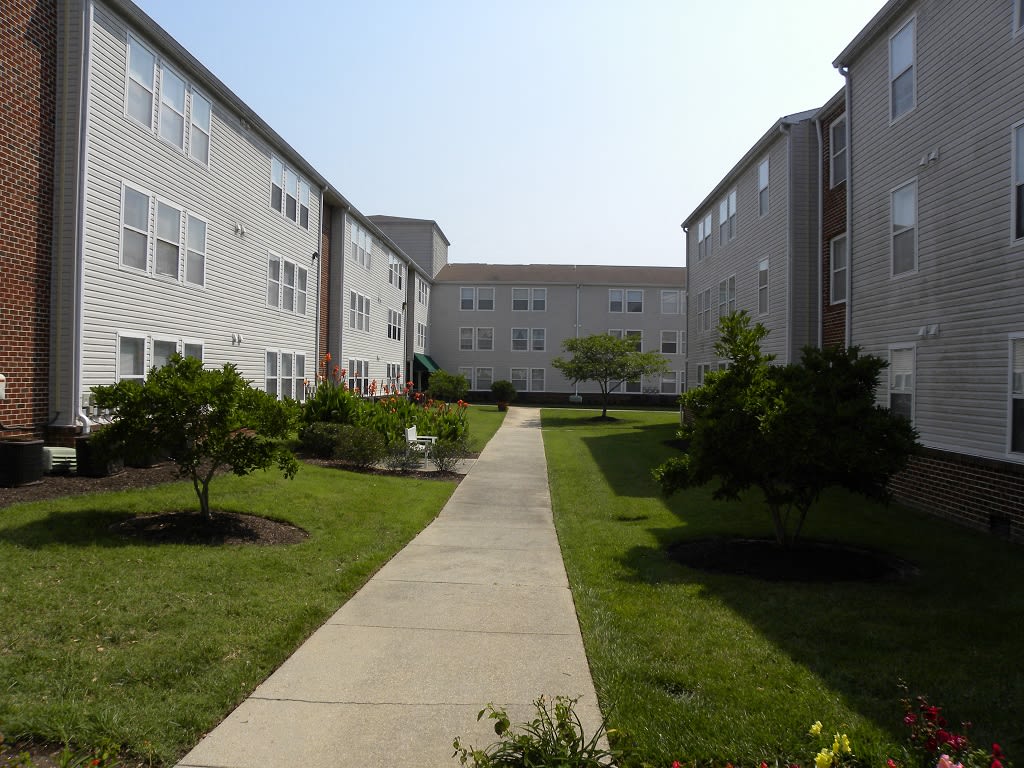 Lexington Commons - Senior Housing Image 46