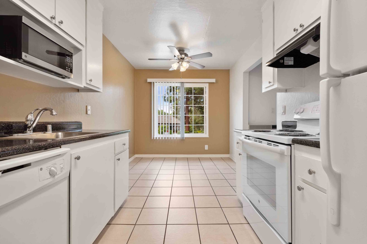 Fremont Manor Image 1