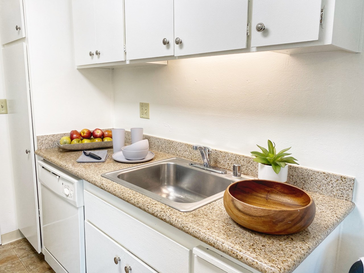 Lakeview Apartments Image 35