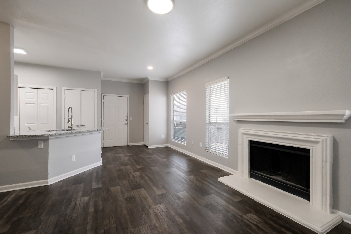 Castle Hills Townhomes Image 41