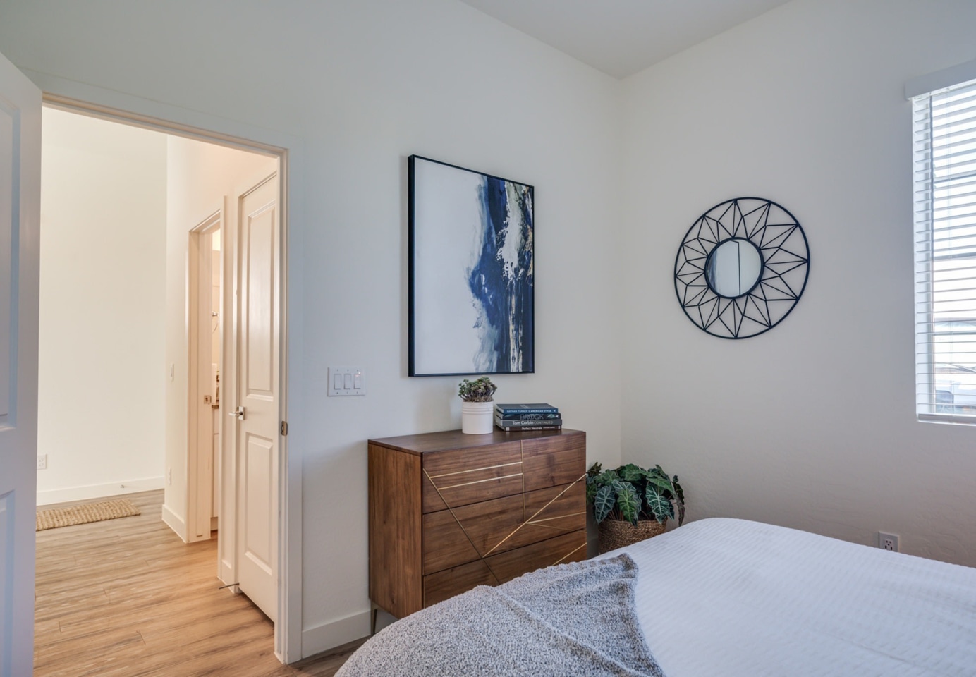 Crismon Gateway Rentals Image 6