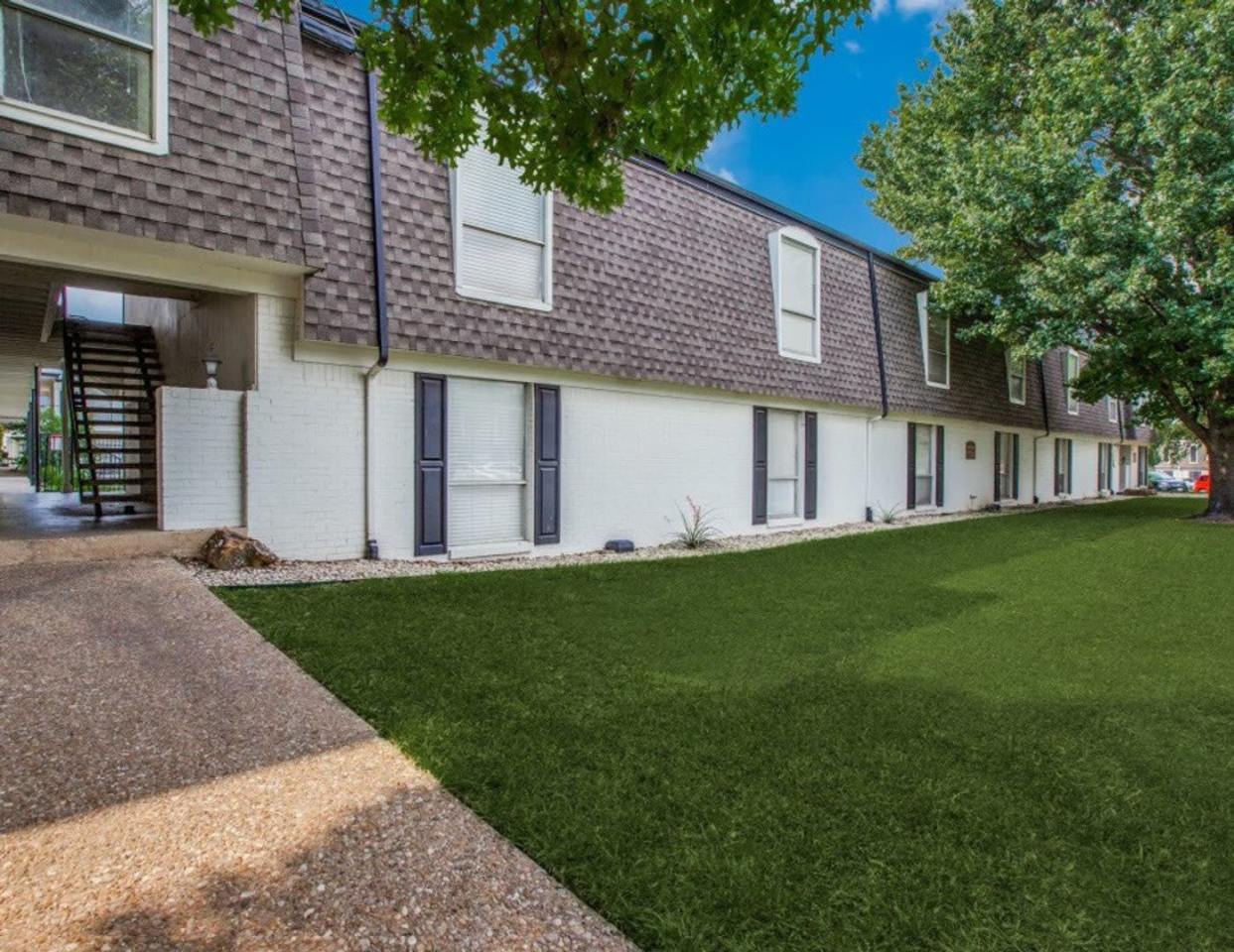 Glen Oaks Apartments Image 5