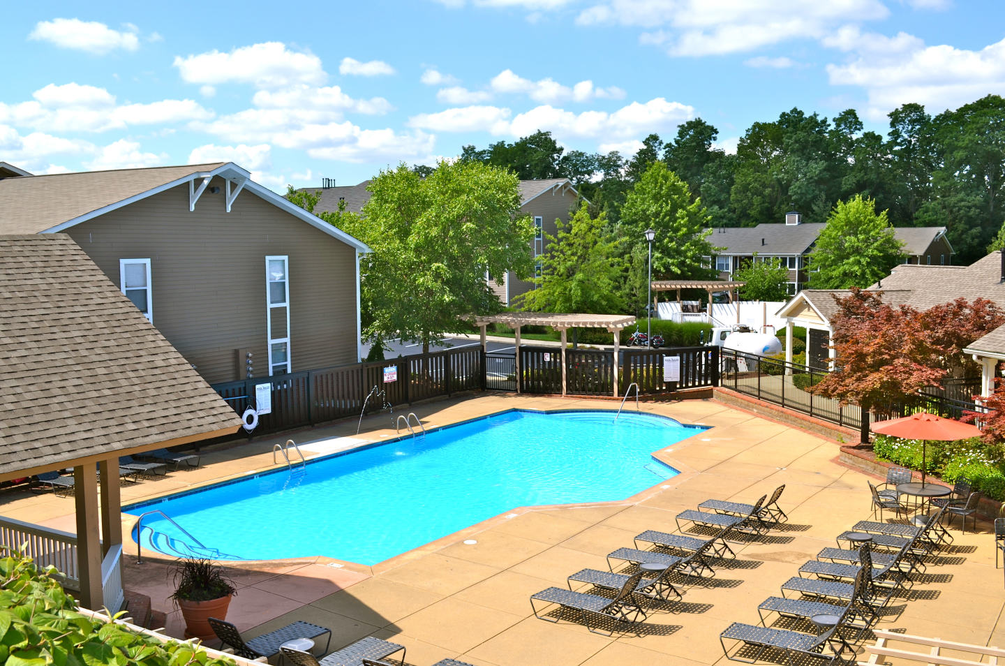 Paddock Club Apartments Image 4