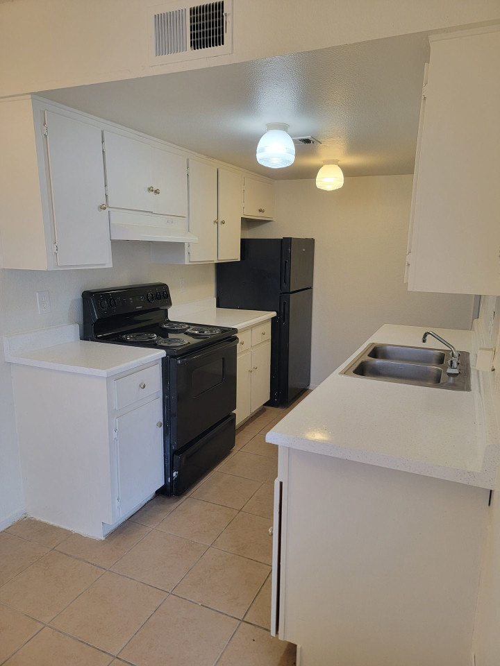 Casa Blanca Apartments Image 1