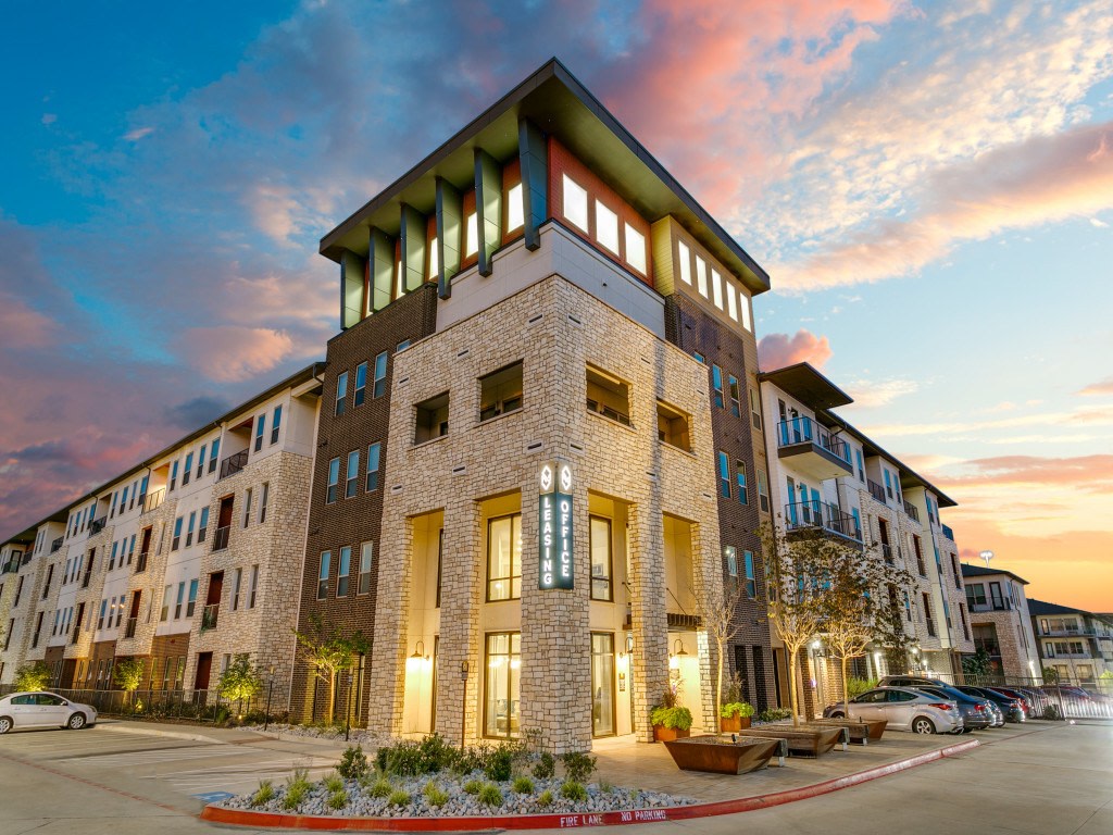 Sagemont Luxury Living Image 105