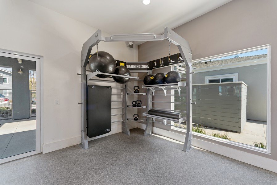 Pointe Luxe Apartment Homes Image 19