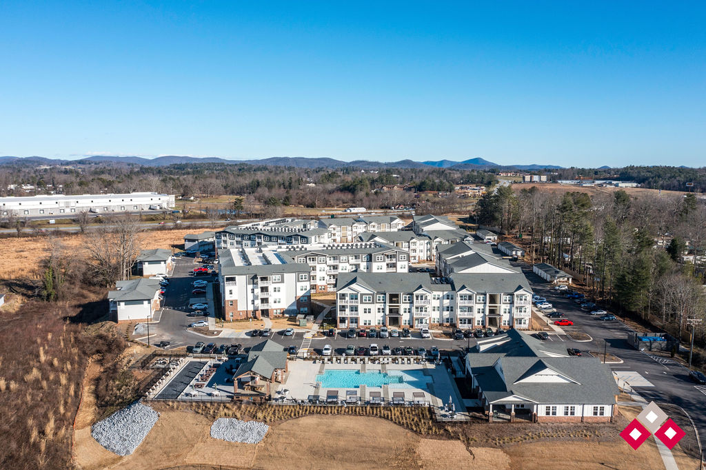 Summit at Hendersonville Image 14