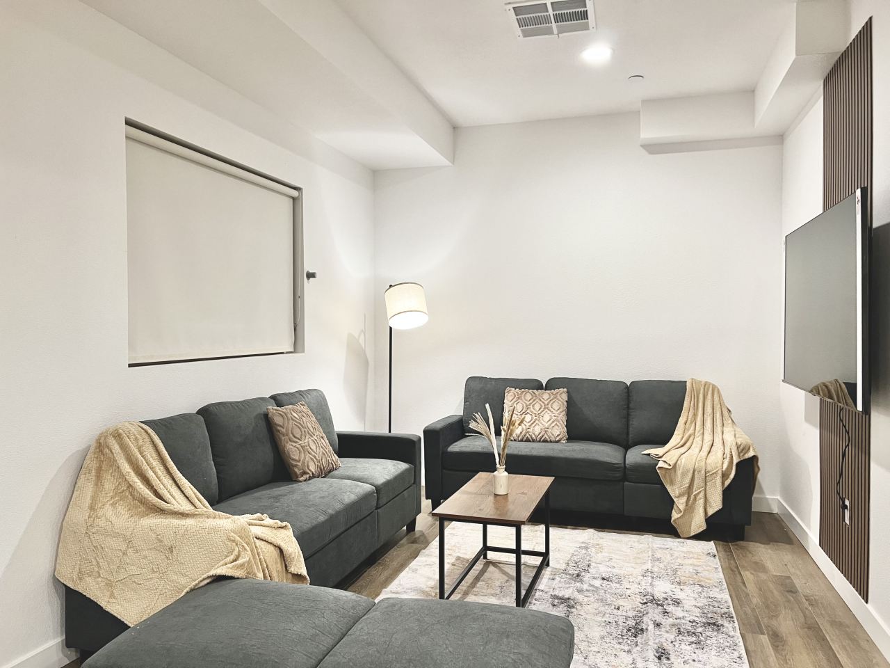 1587 W 35th Street - Co-Living Image 5