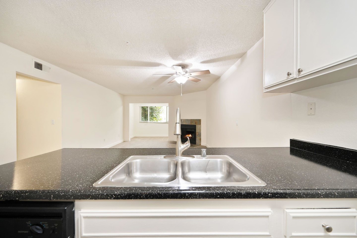 Elán Cardiff by the Sea Apartment Homes Image 11