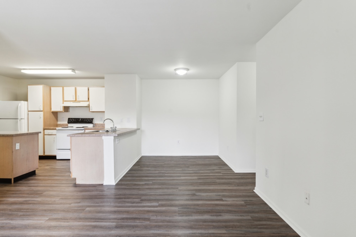 Walden Pond Apartments Image 15