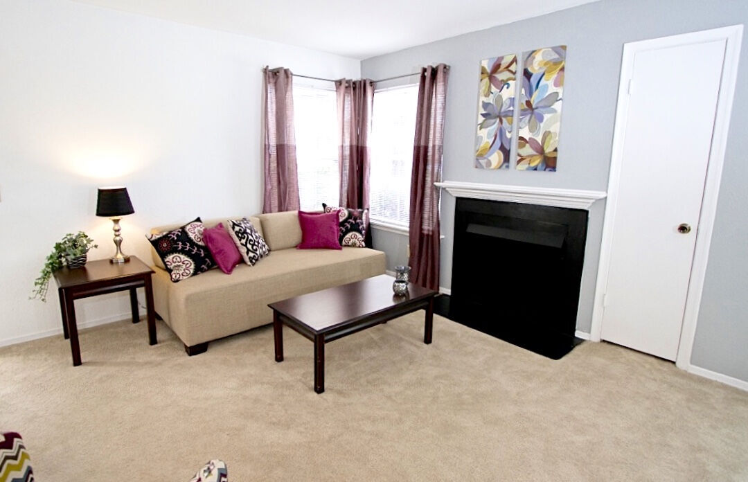 Royal Pointe Apartments Image 14