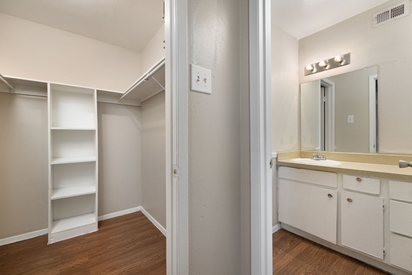 Zara Apartment Homes Image 9