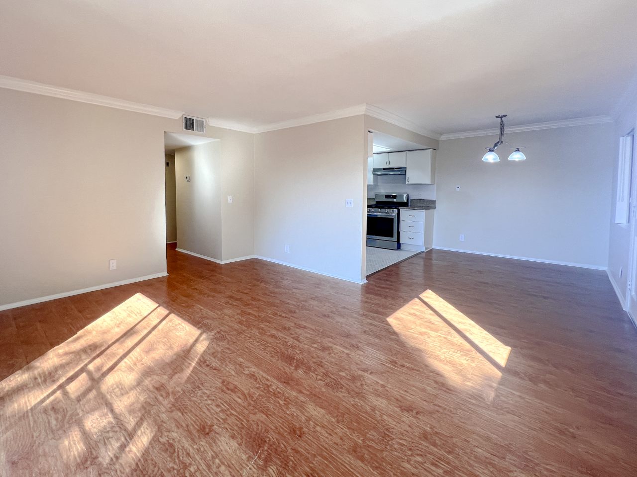 Hawthorne Manor Apartments Image 3