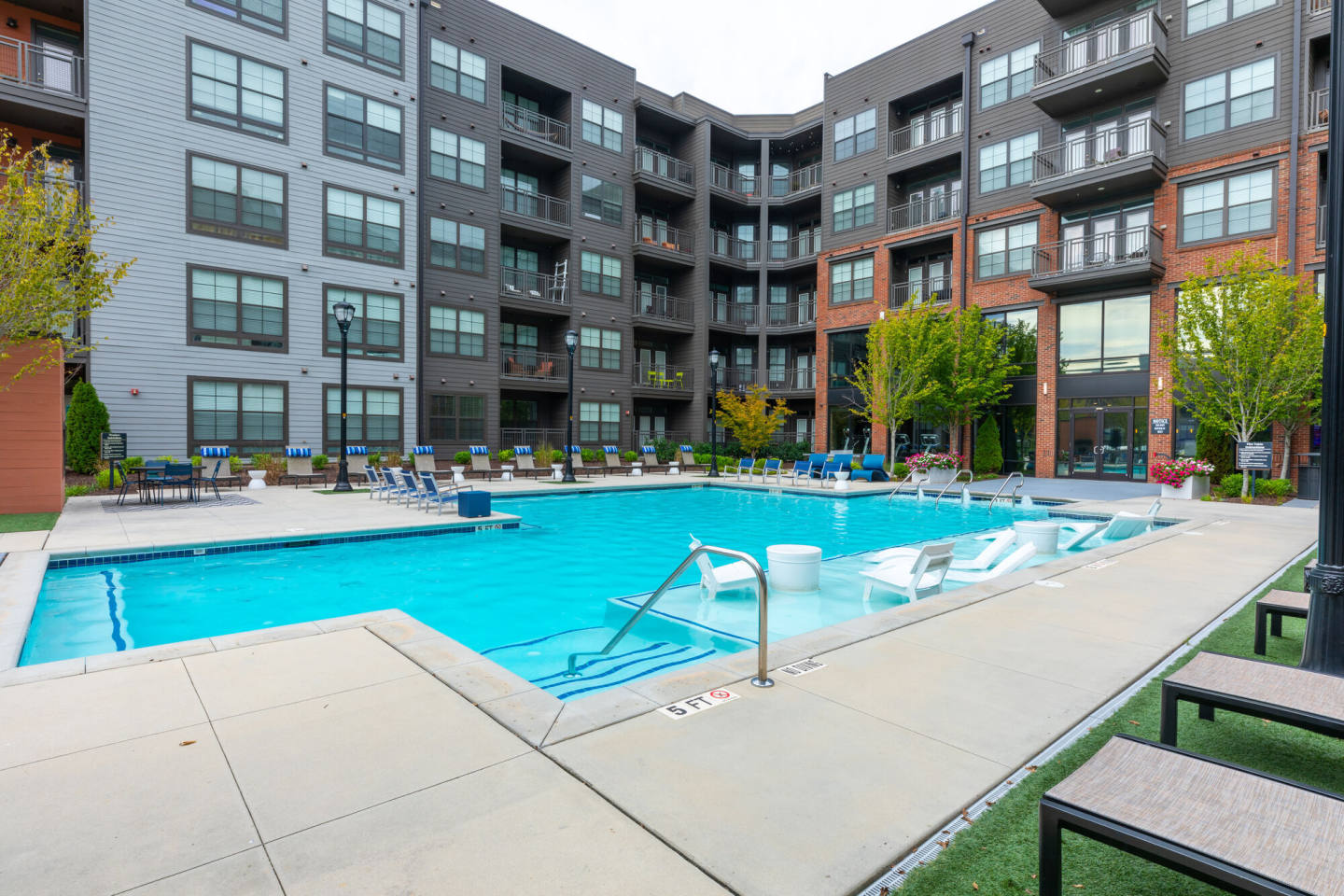 Vue at the Quarter Image 31