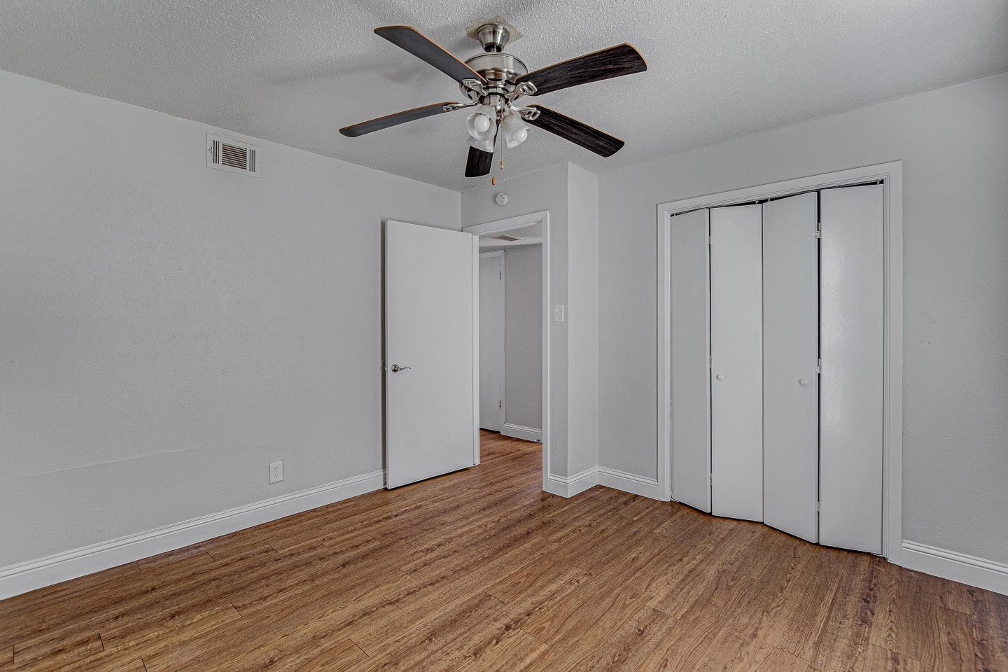 Mitchell Apartments Image 14
