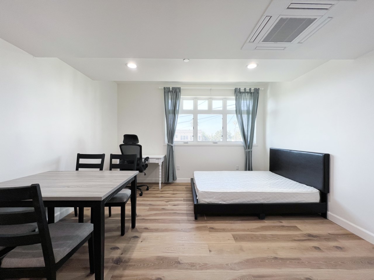 2600 S Catalina Street - Co-Living Image 45