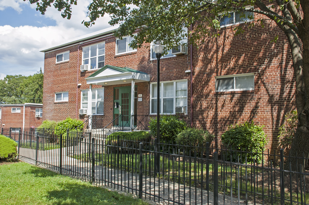 Pleasant Hills Village Image 12