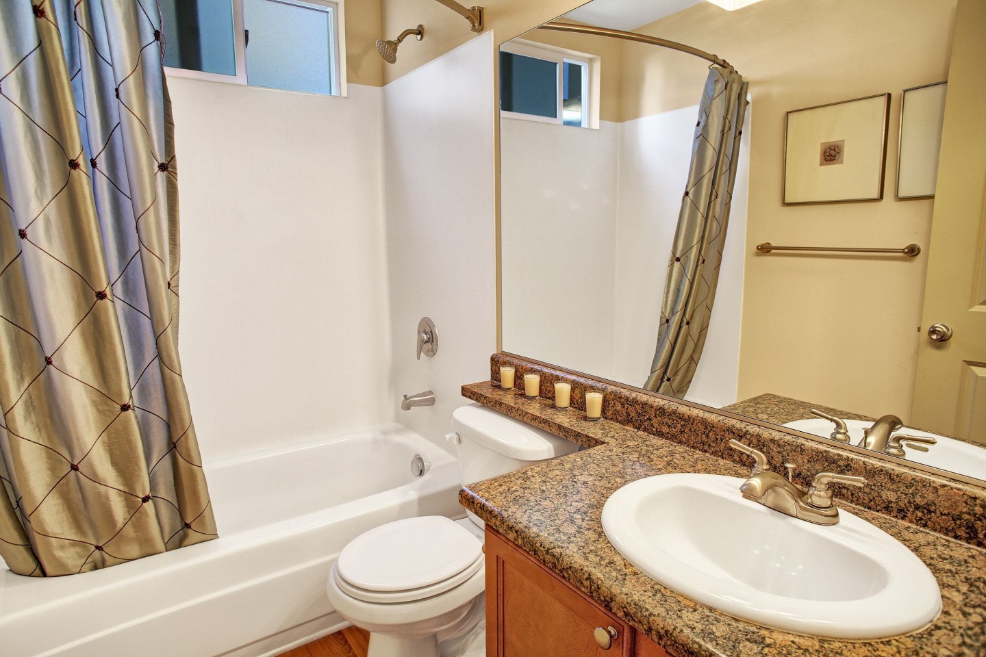 Regency Woods Apartment Homes Image 13