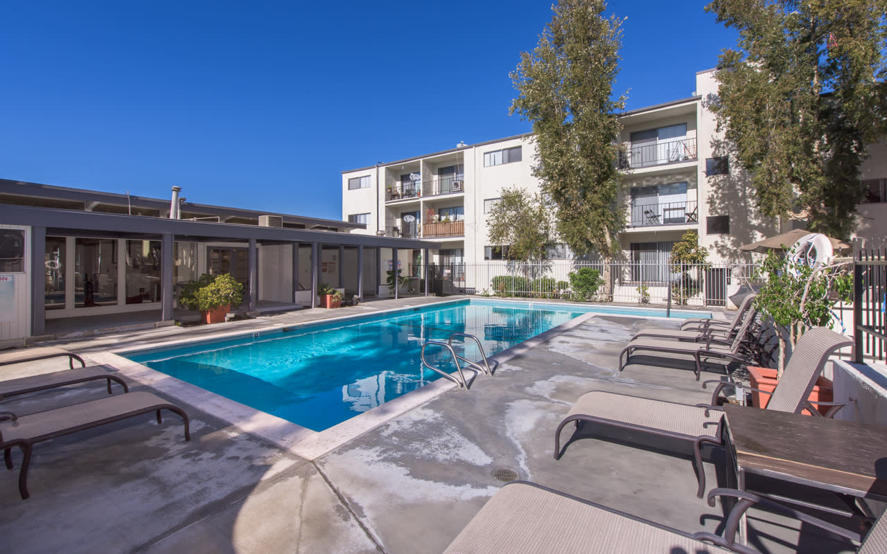 Tarzana Springs Image 4