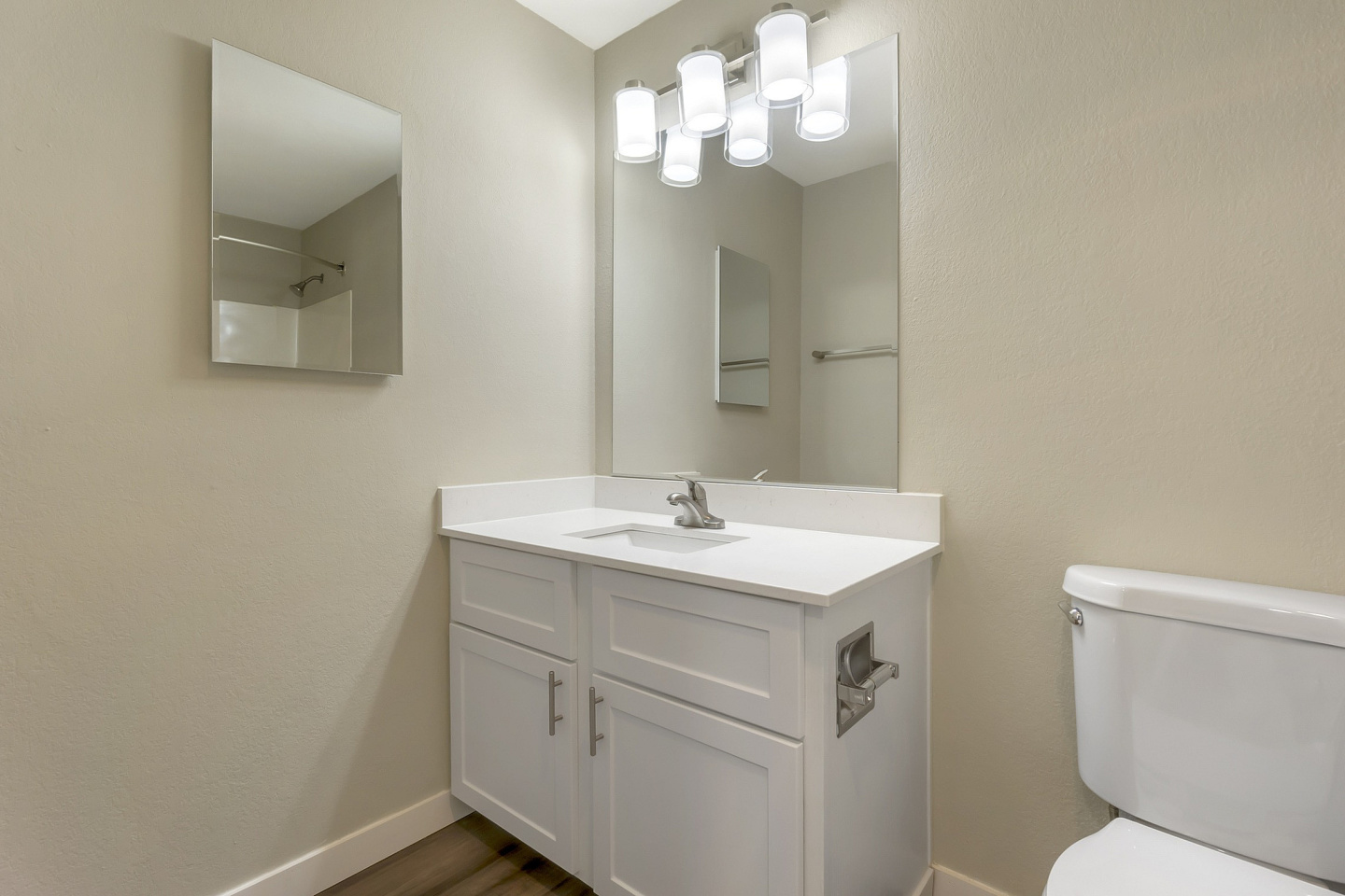 Alderwood Heights Image 14