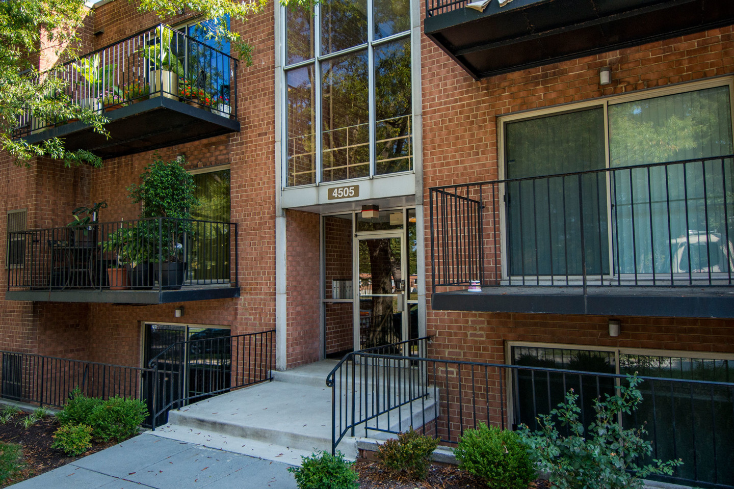 Clermont Apartments Image 17