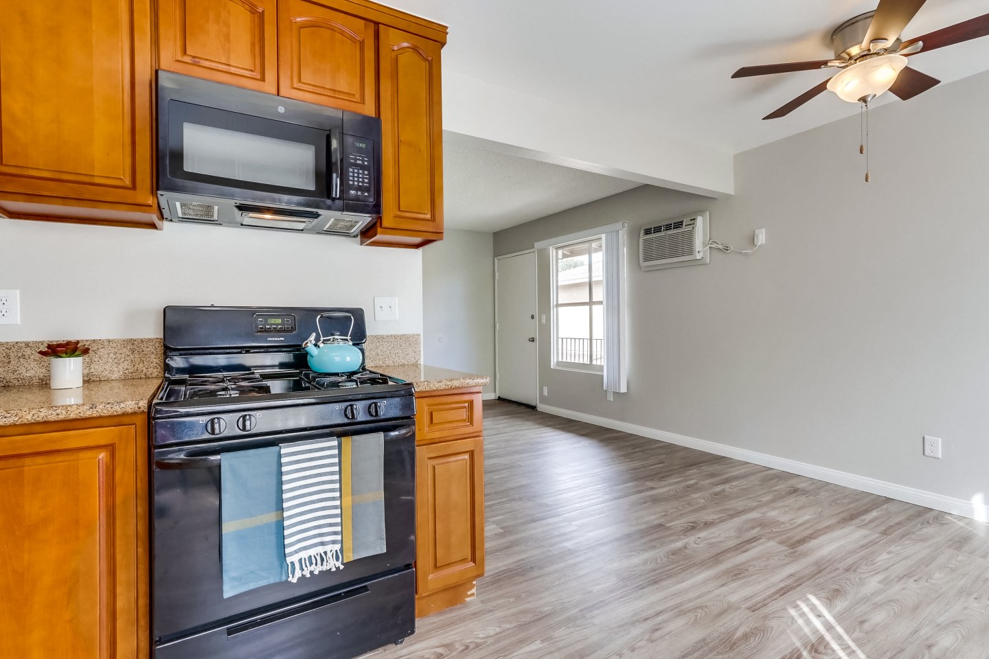 Le Mar Apartments Image 8