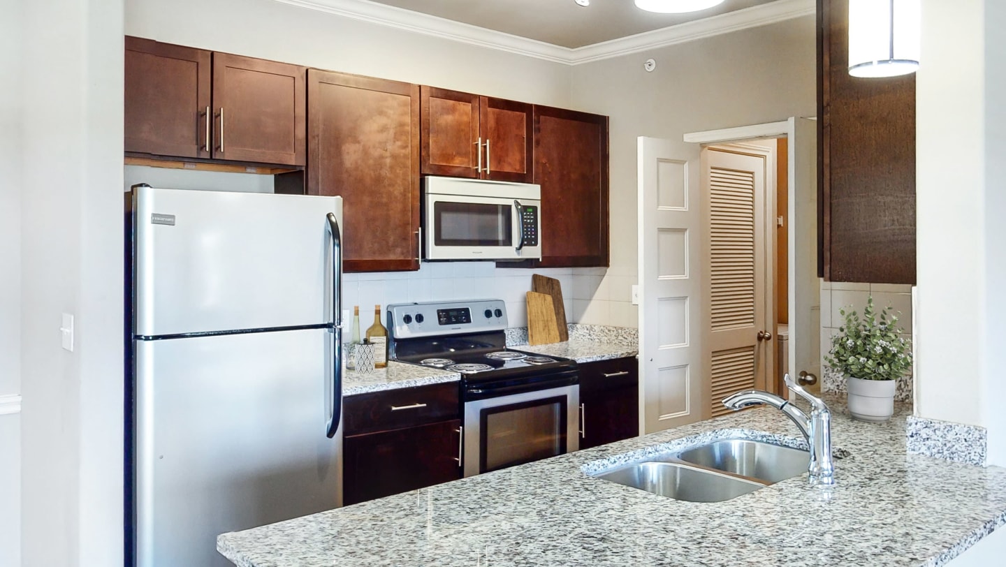 The Shores Apartments Image 2
