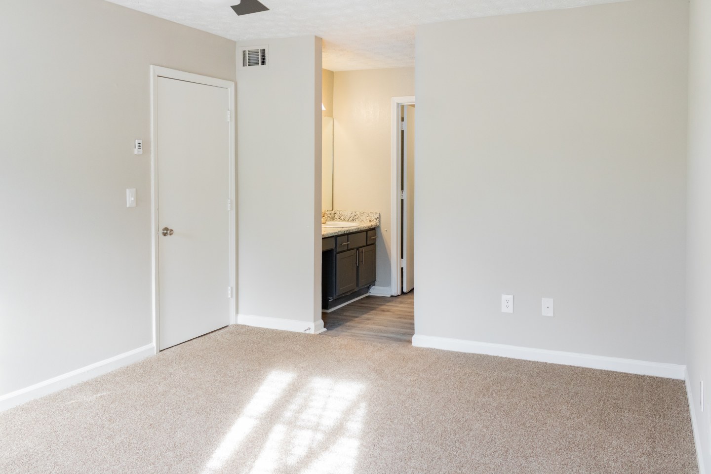 Twin Springs Apartment Homes Image 39