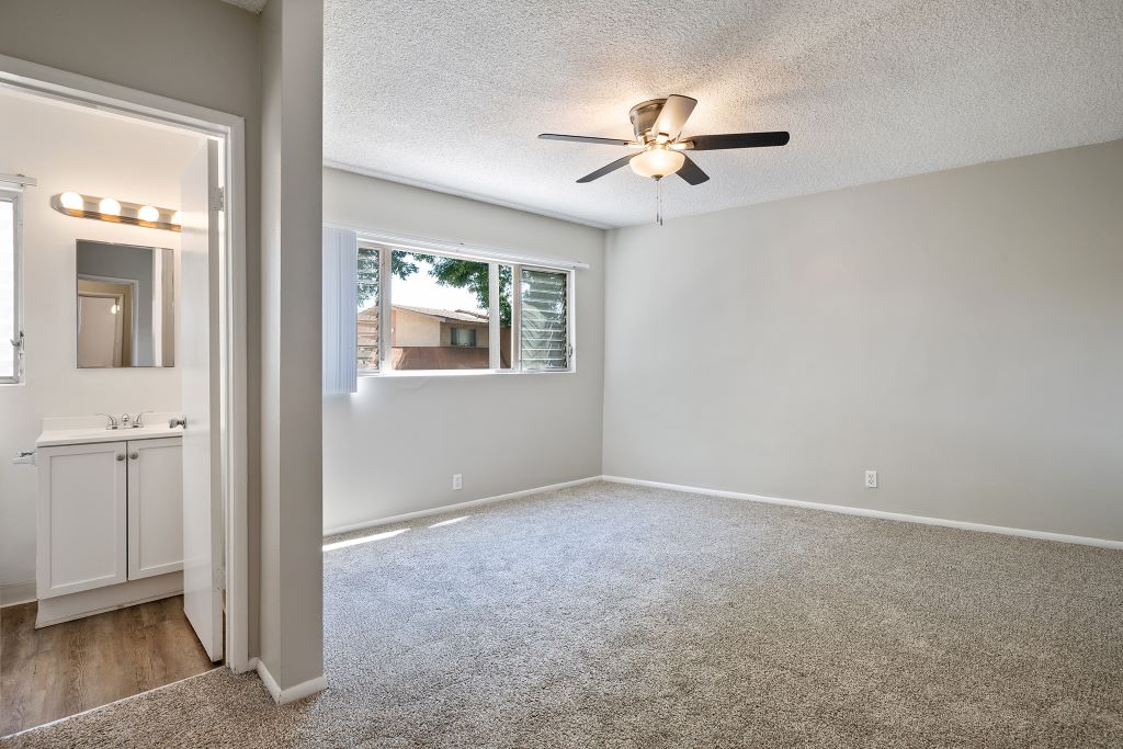 Roxanne Apartments Image 8