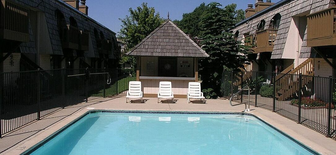 Villa West Image 3