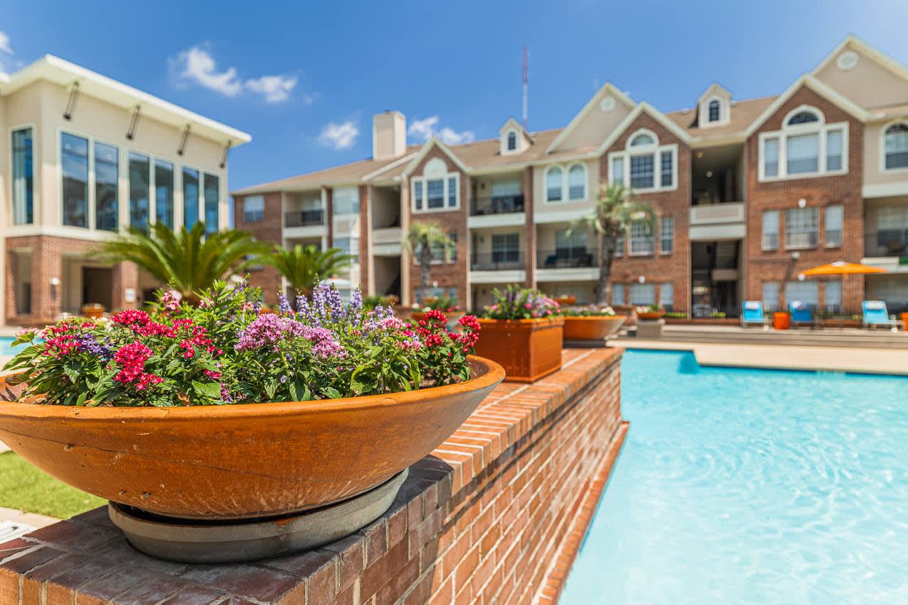 The Village at Bellaire Apartments Image 27