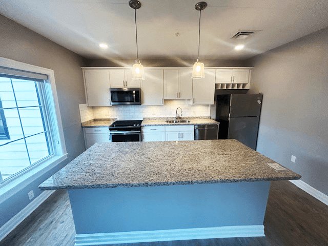 945 Kenmore Avenue Image 7