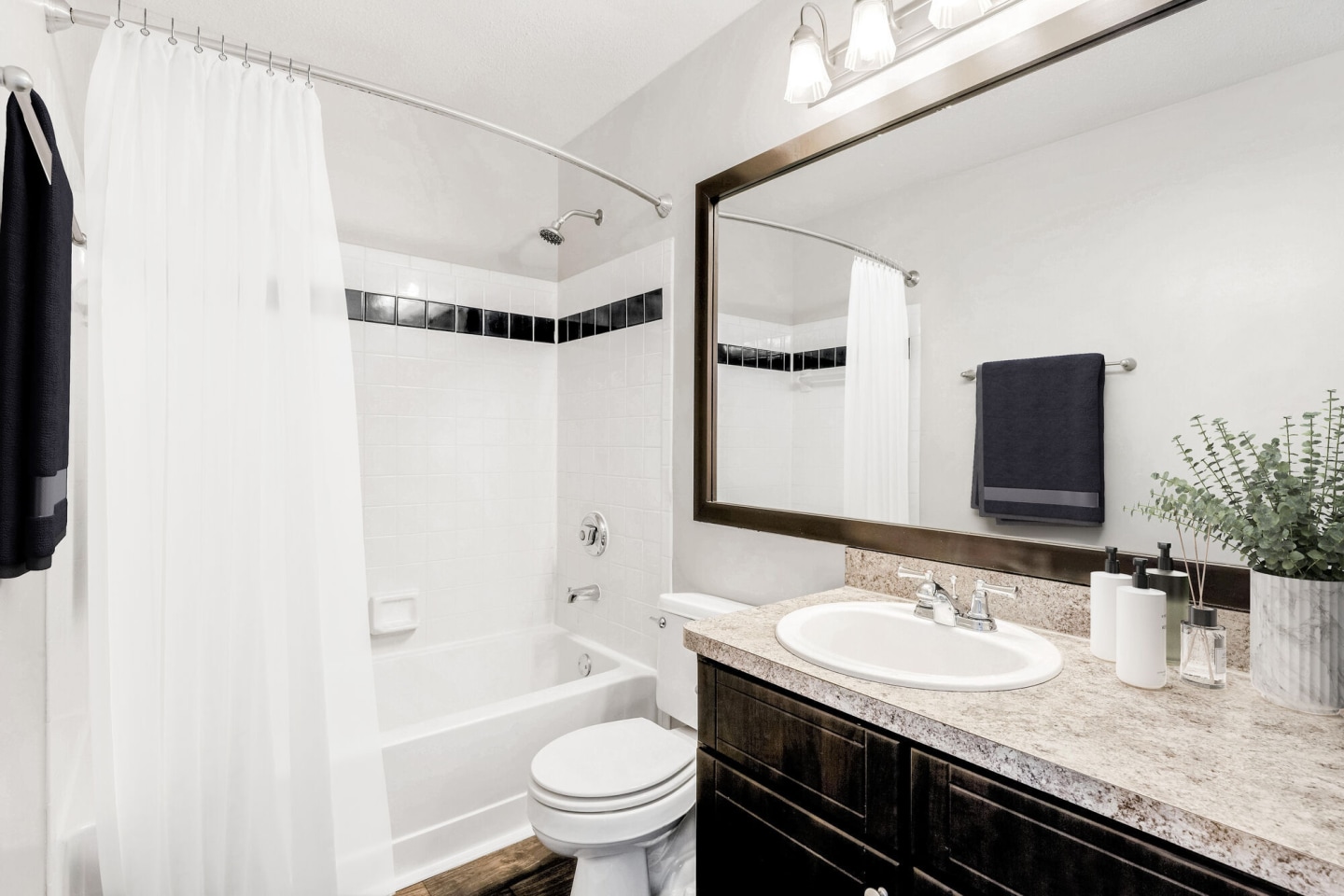Sailpointe at Lake Norman Apartment Homes Image 6