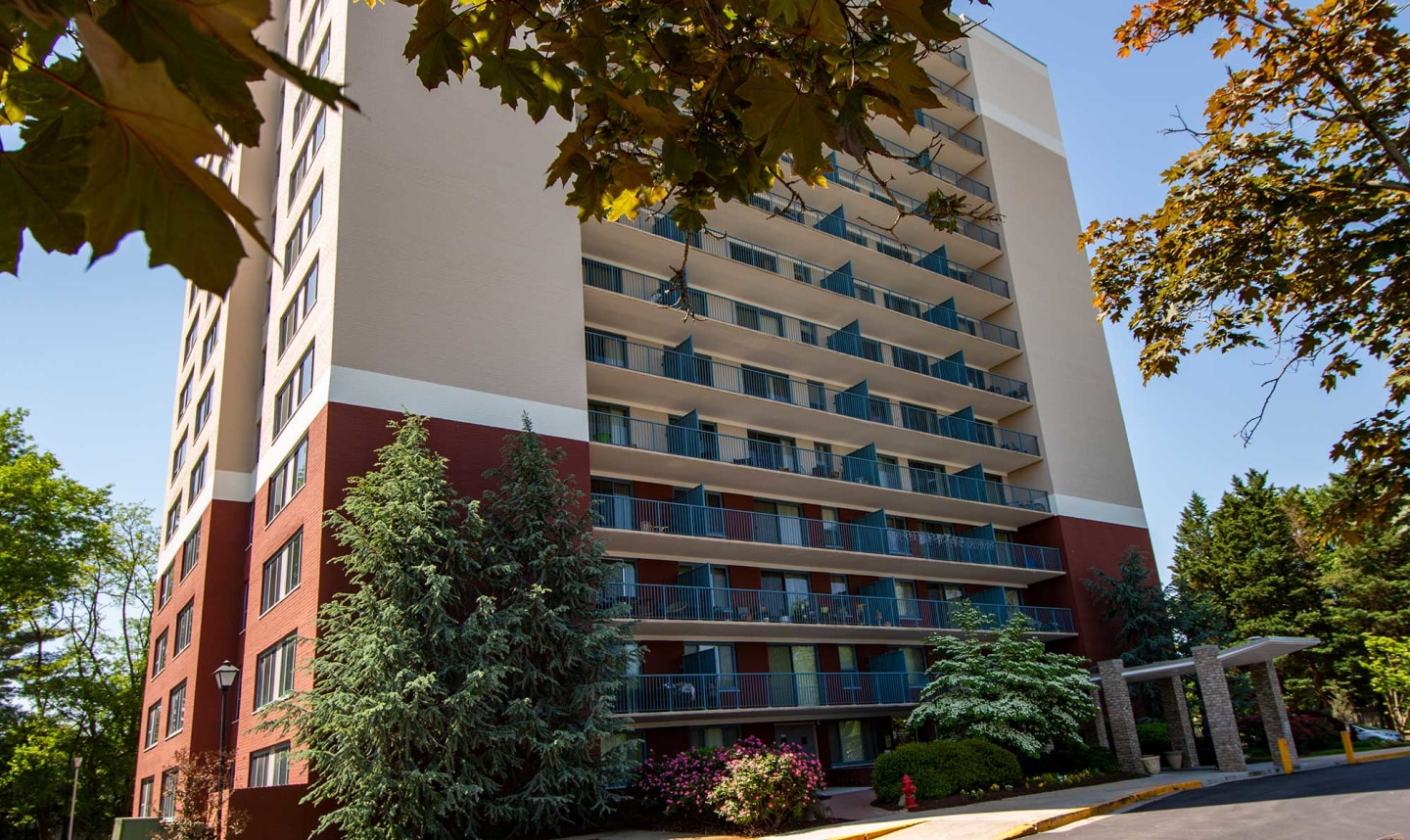 Steward Tower Apartments Image 9