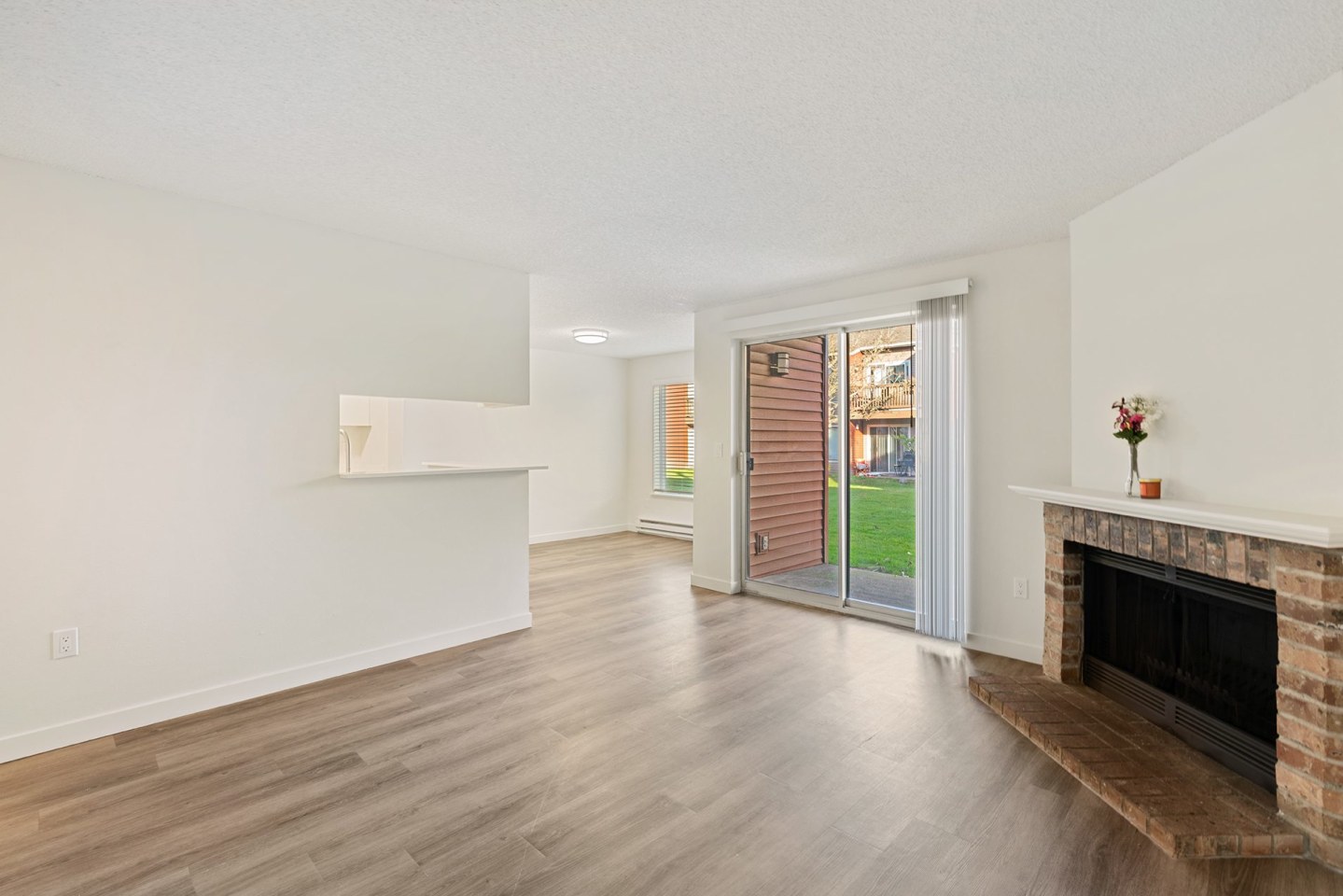 Pointe East Image 48