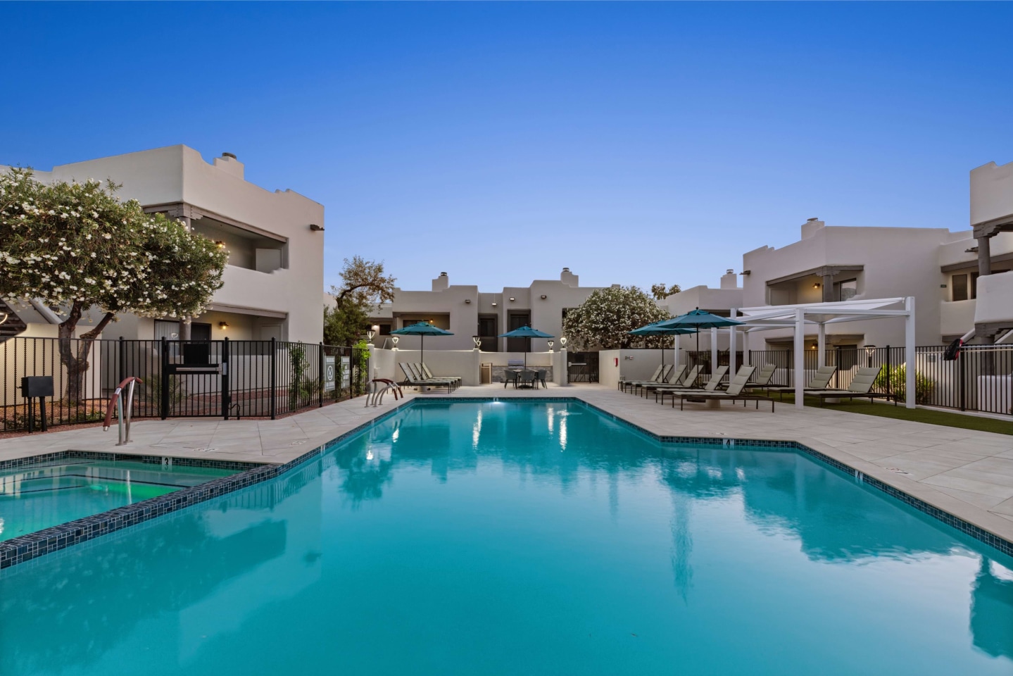 Cortland Scottsdale Mountain Image 19