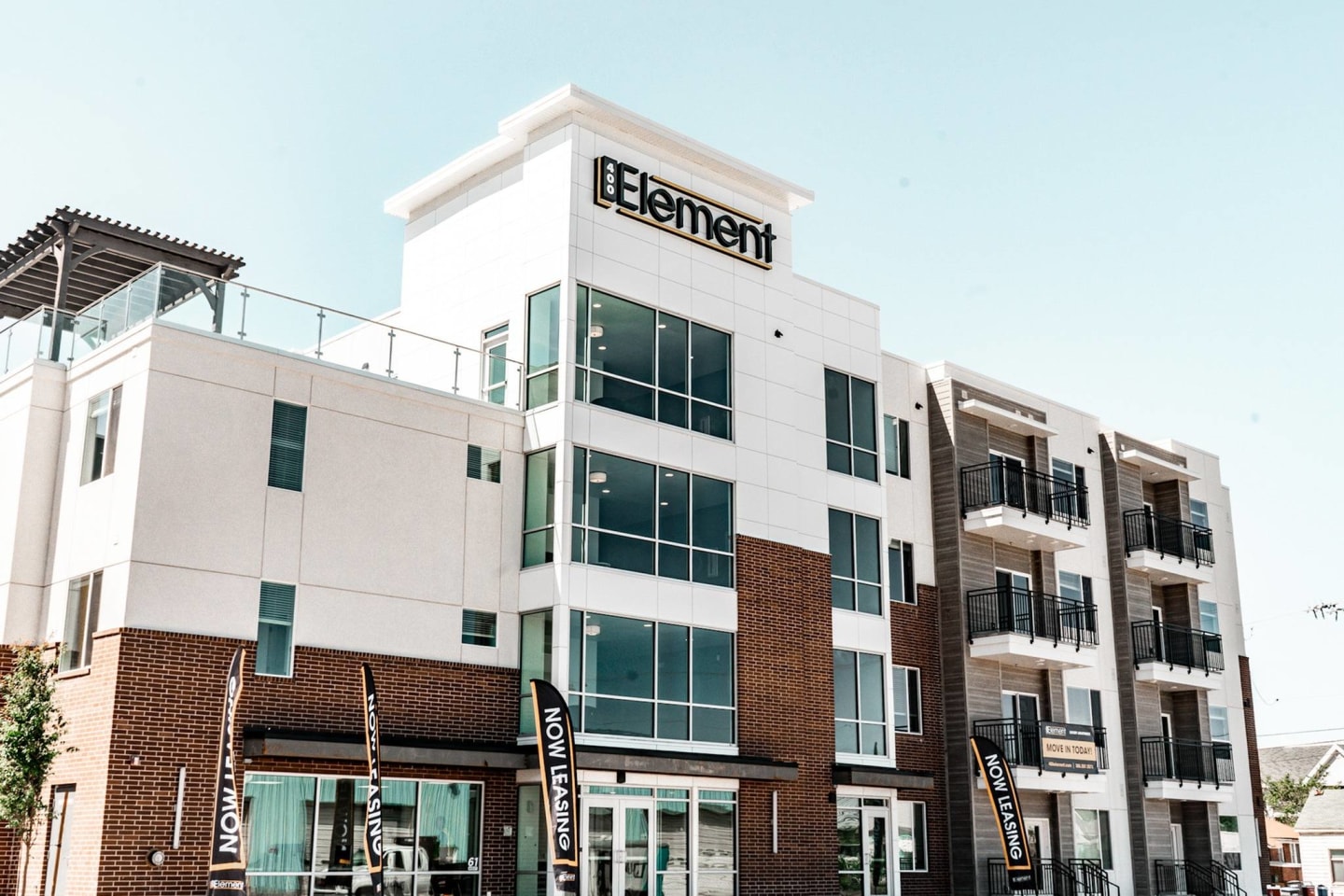 400 Element Apartments Image 1