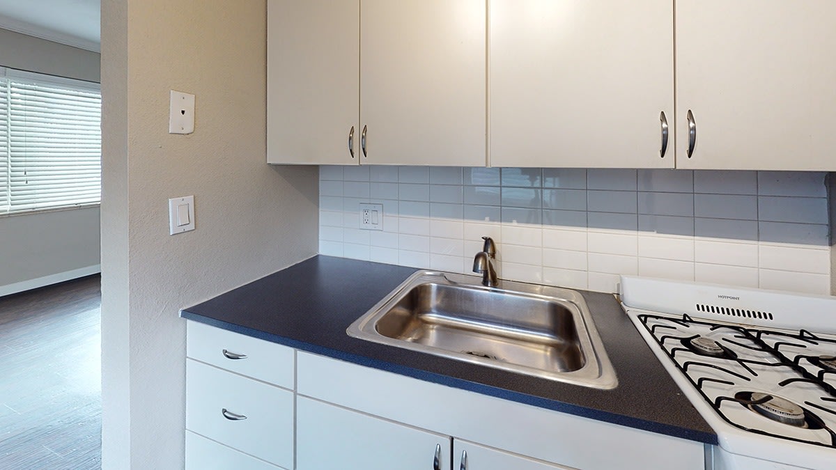 Kent Apartments Image 18