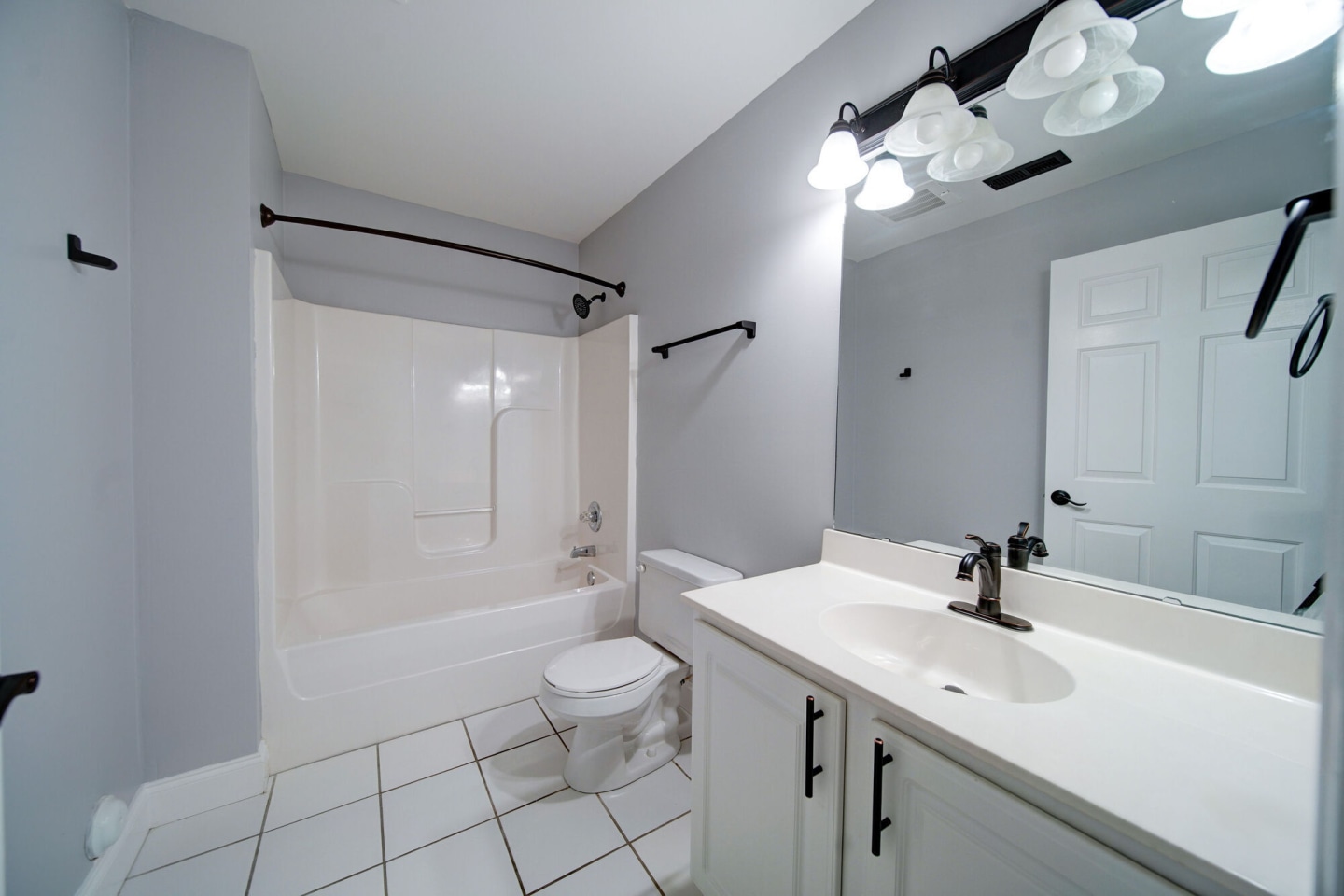 Sentry Pointe Apartments Image 10