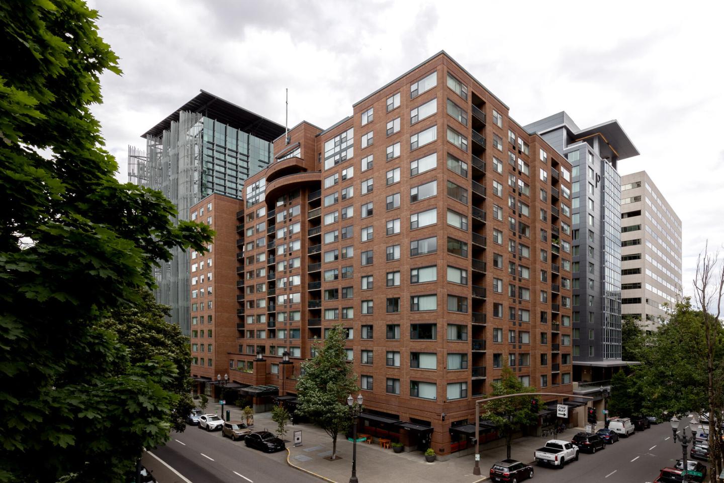 Essex House Image 6