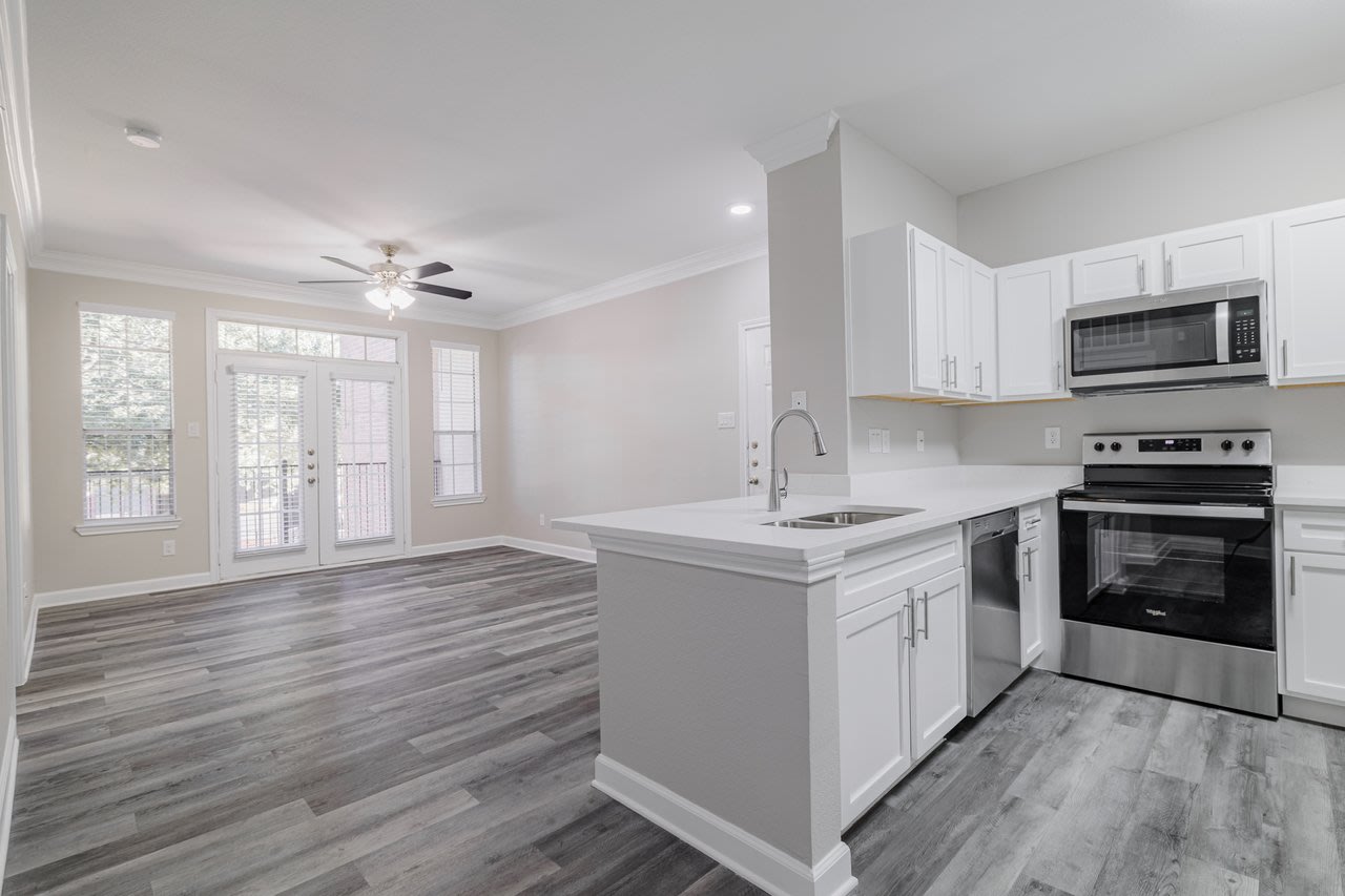 The Village at Bellaire Apartments Image 66