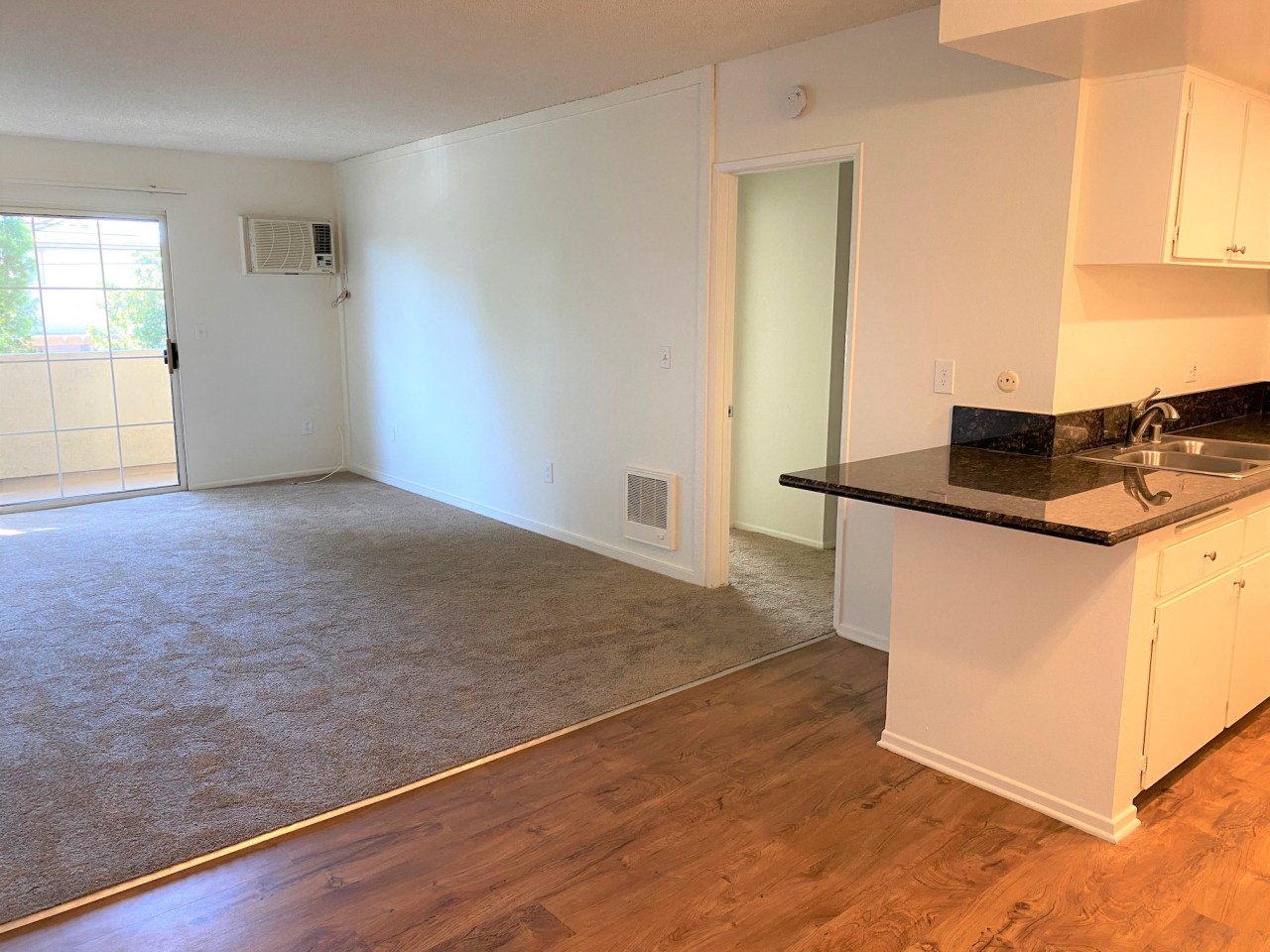 Cross Roads Apartments Image 19