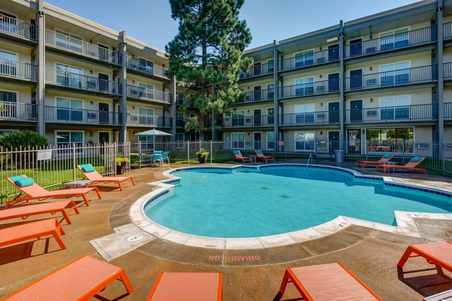 Monaco South Apartments Image 14