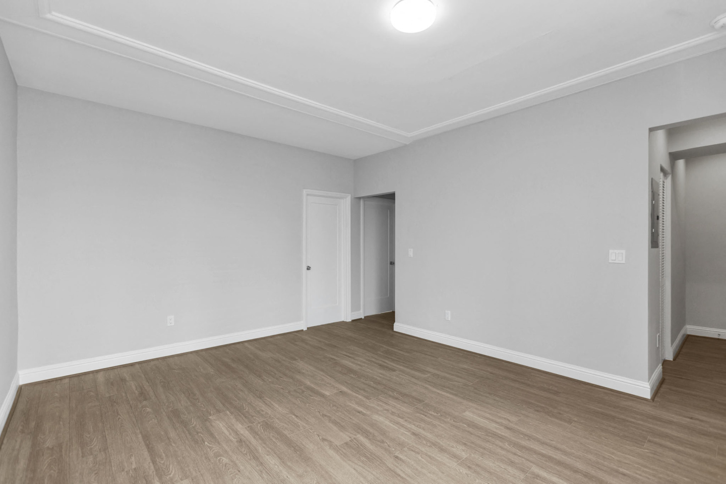 2730 SACRAMENTO Apartments Image 5